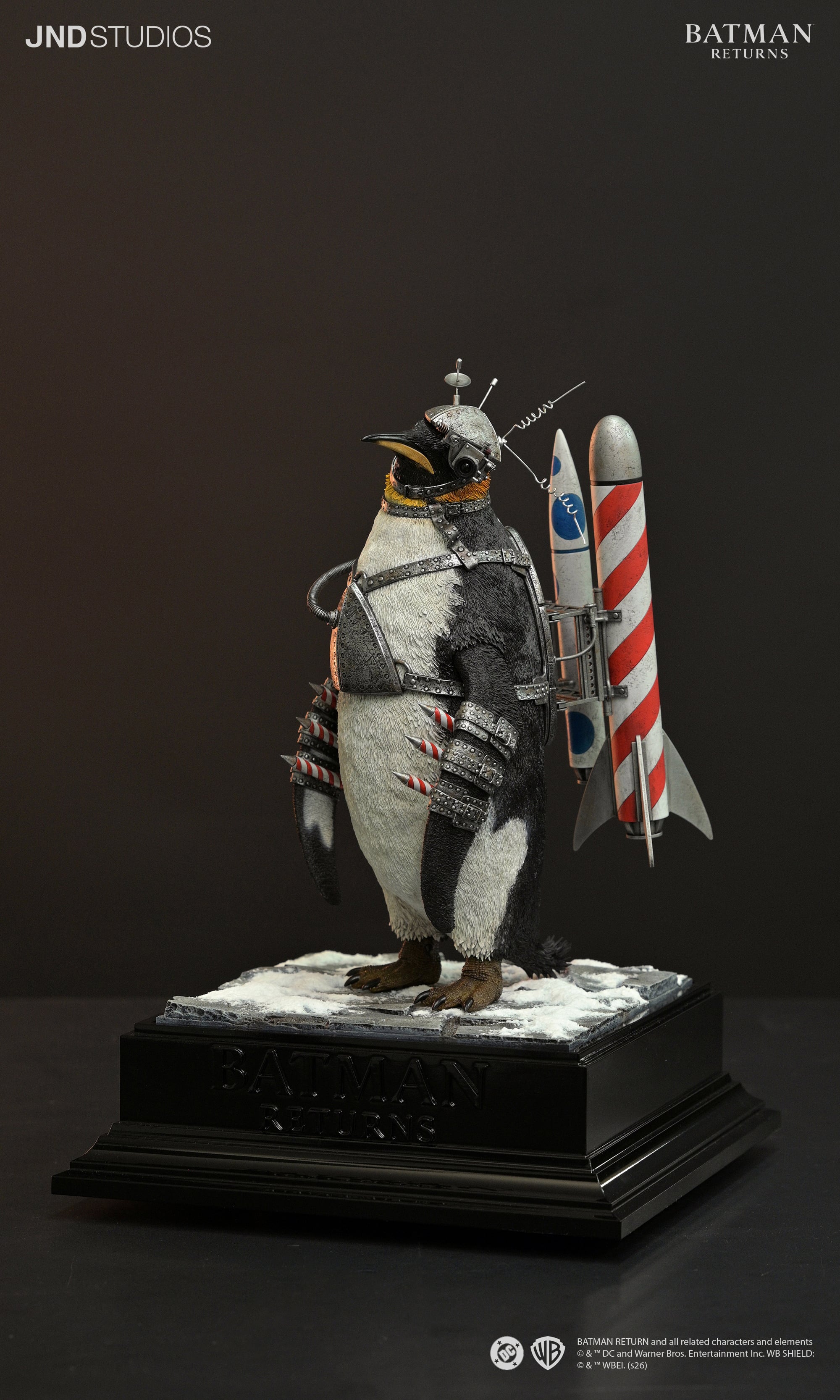 Batman Returns Hyperreal Batman (Dual Ver.) 1/3 Scale Limited Edition Statue and Bust Set Gallery Image 31