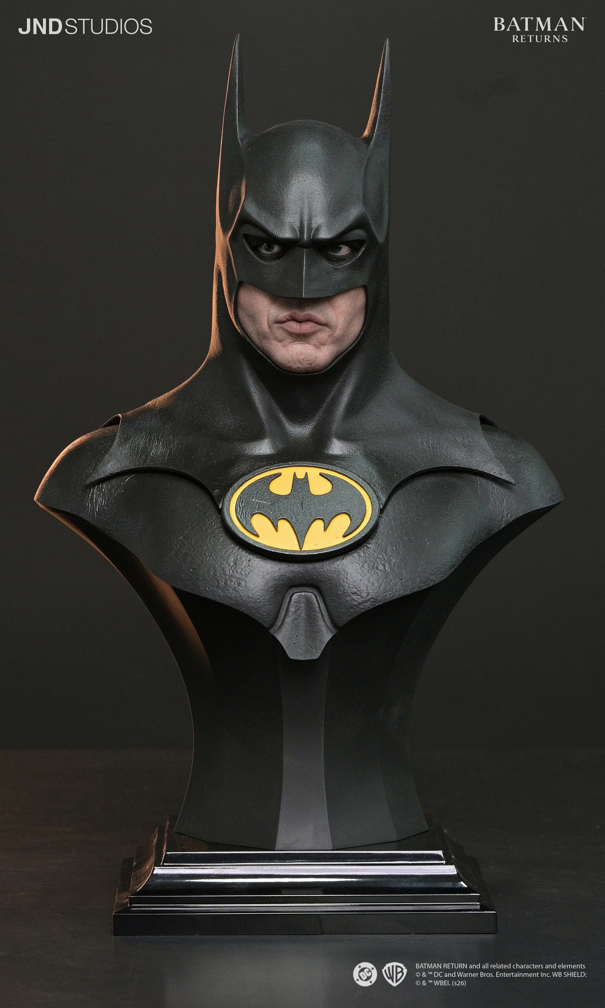 Batman Returns Hyperreal Batman (Dual Ver.) 1/3 Scale Limited Edition Statue and Bust Set Gallery Image 43