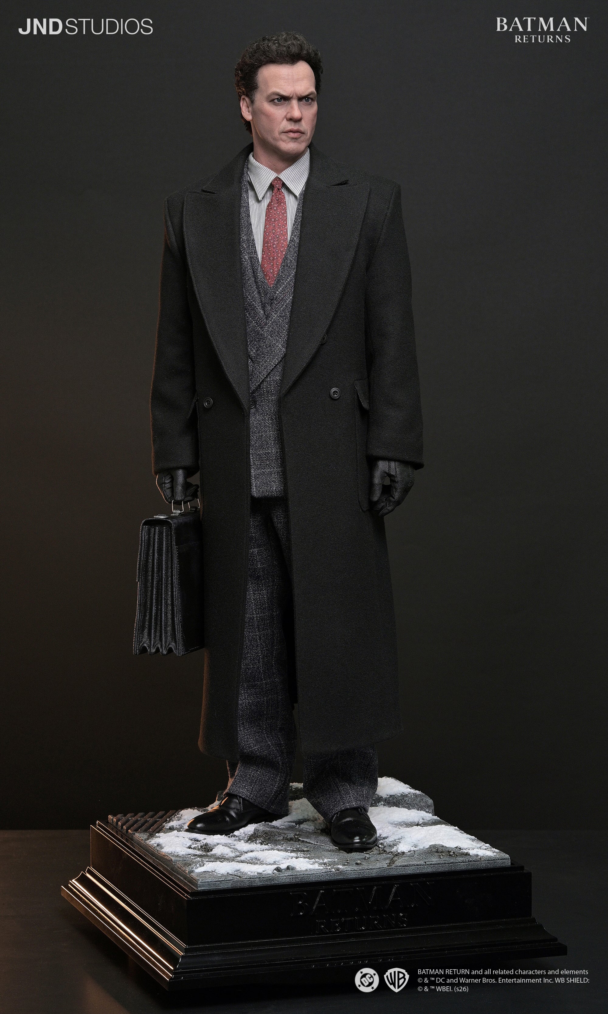 Batman Returns Hyperreal Batman (Dual Ver.) 1/3 Scale Limited Edition Statue and Bust Set Gallery Image 20