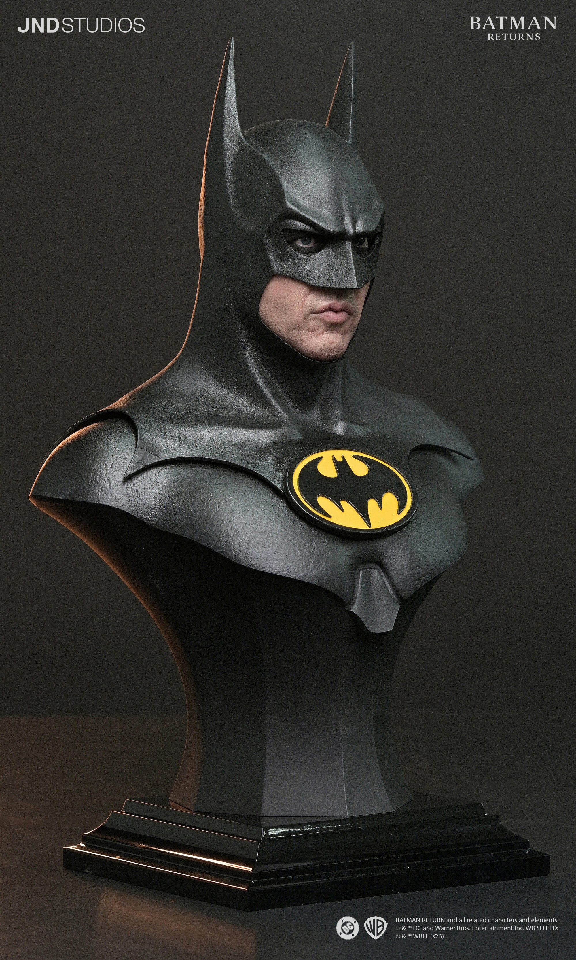 Batman Returns Hyperreal Batman (Dual Ver.) 1/3 Scale Limited Edition Statue and Bust Set Gallery Image 45