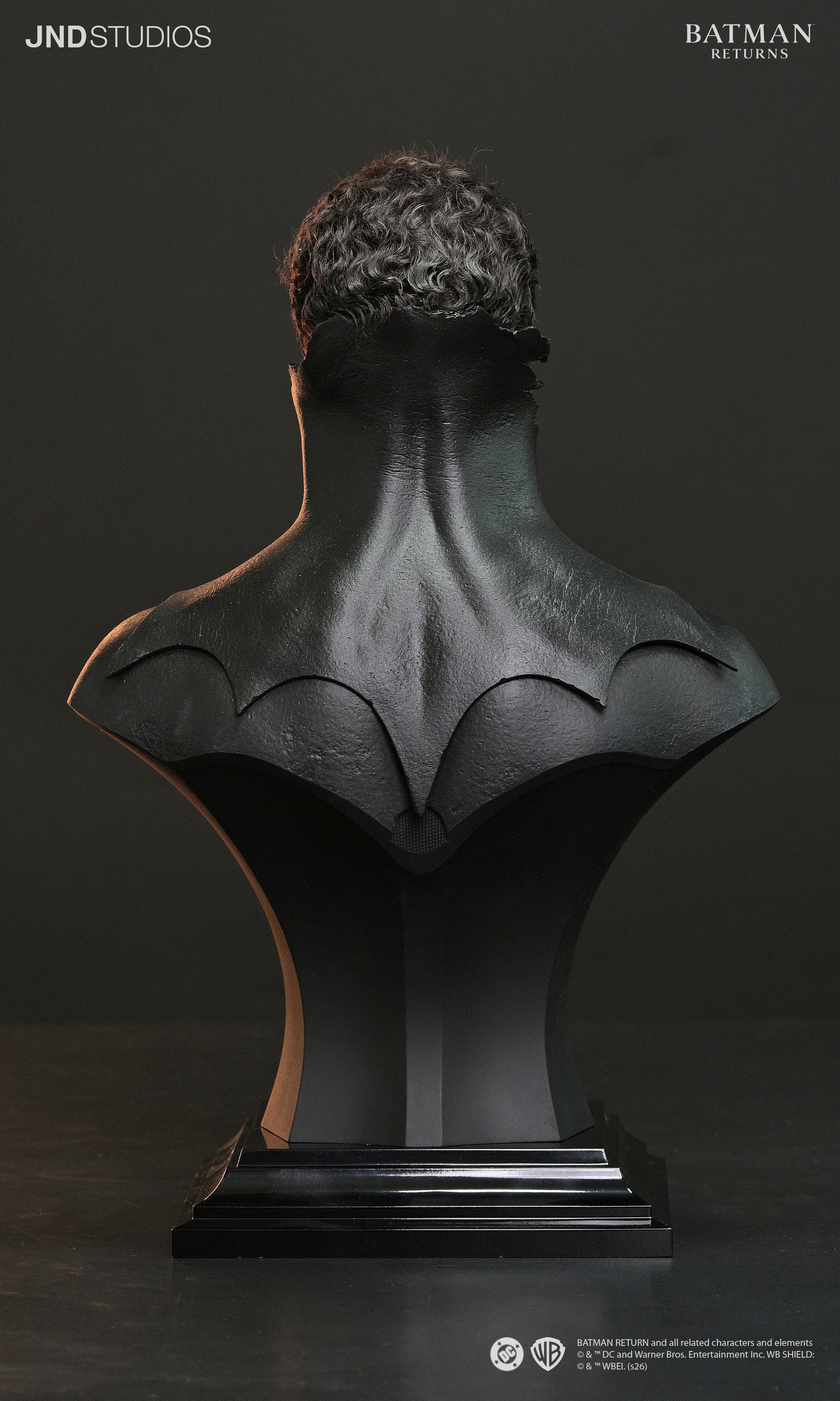 Batman Returns Hyperreal Batman (Dual Ver.) 1/3 Scale Limited Edition Statue and Bust Set Gallery Image 40