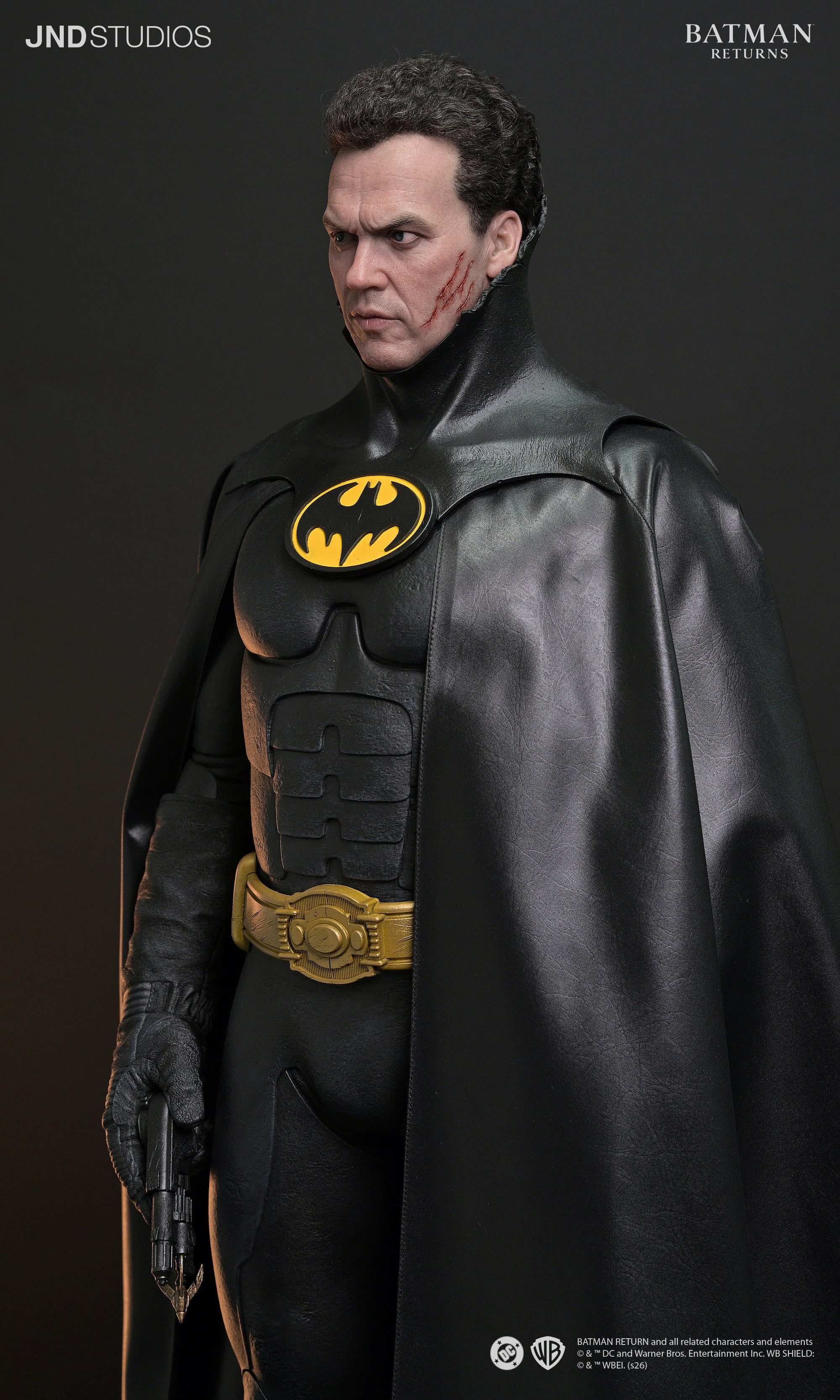 Batman Returns Hyperreal Batman (Dual Ver.) 1/3 Scale Limited Edition Statue and Bust Set Gallery Image 54