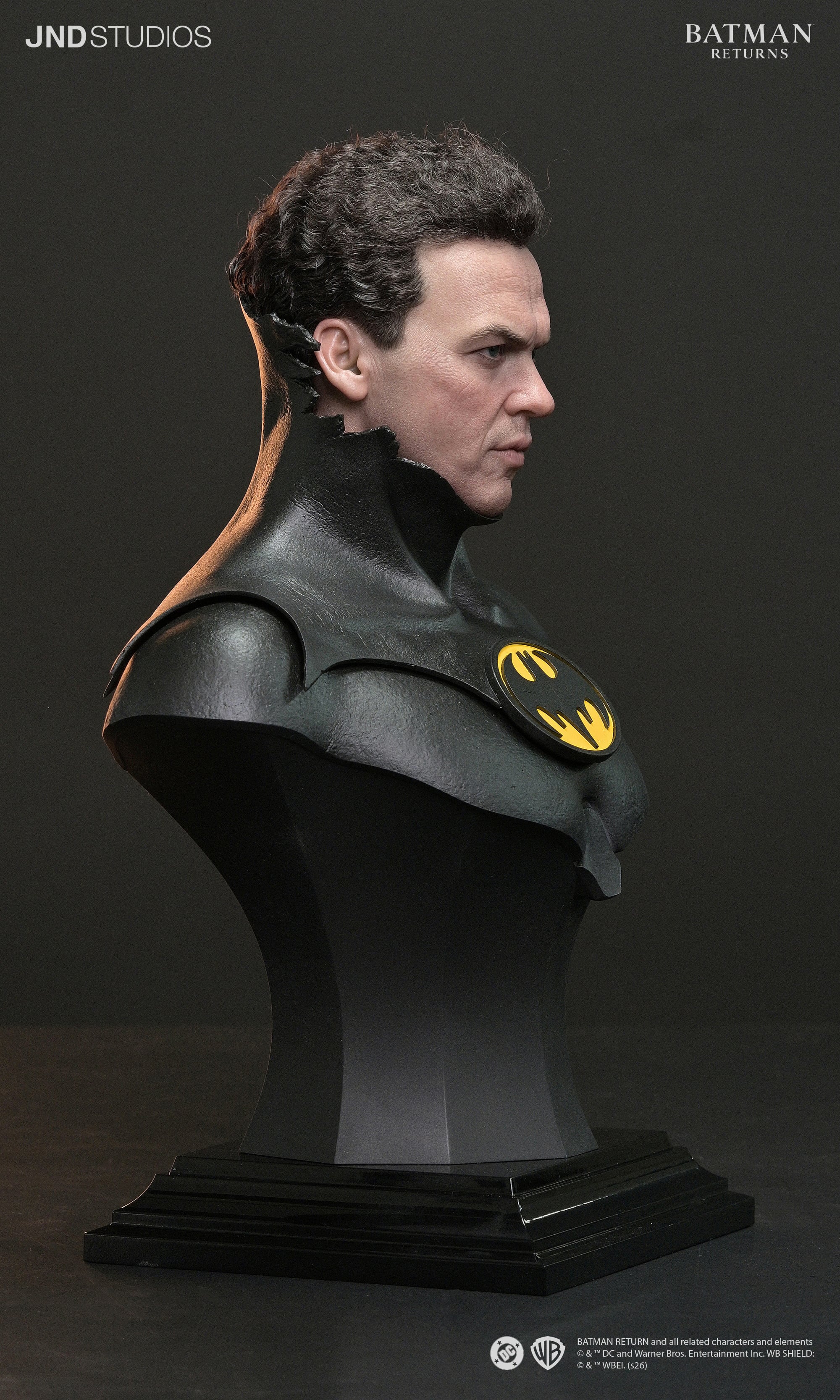 Batman Returns Hyperreal Batman (Dual Ver.) 1/3 Scale Limited Edition Statue and Bust Set Gallery Image 42