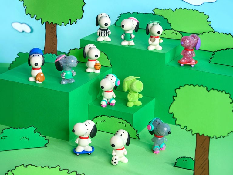 Peanuts FUN! FUN! Mini Snoopy (Sports) Box of 9 Random Figures