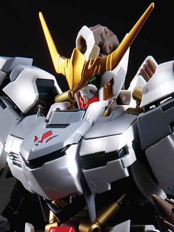 Mobile Suit Gundam: Iron-Blooded Orphans Hi-Resolution Gundam Barbatos (6th Form) Exclusive 1/100 Scale Model Kit Gallery Image 2