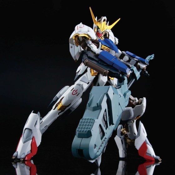 Mobile Suit Gundam: Iron-Blooded Orphans Hi-Resolution Gundam Barbatos (6th Form) Exclusive 1/100 Scale Model Kit Gallery Image 8