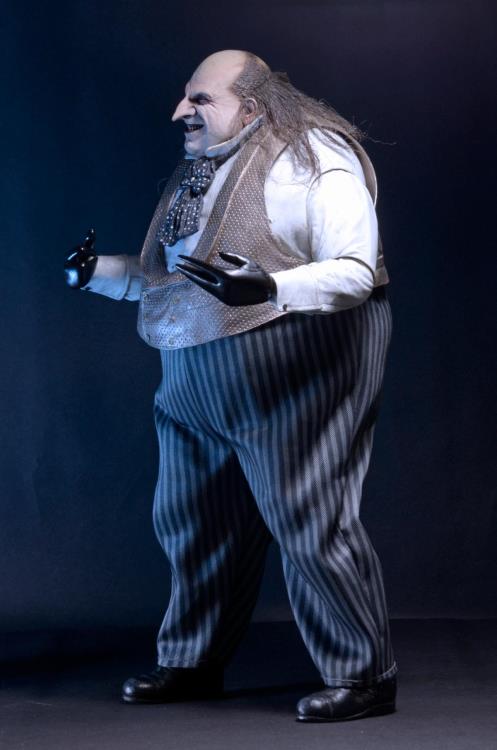 Batman Returns Mayoral Penguin 1/4 Scale Action Figure Gallery Image 8