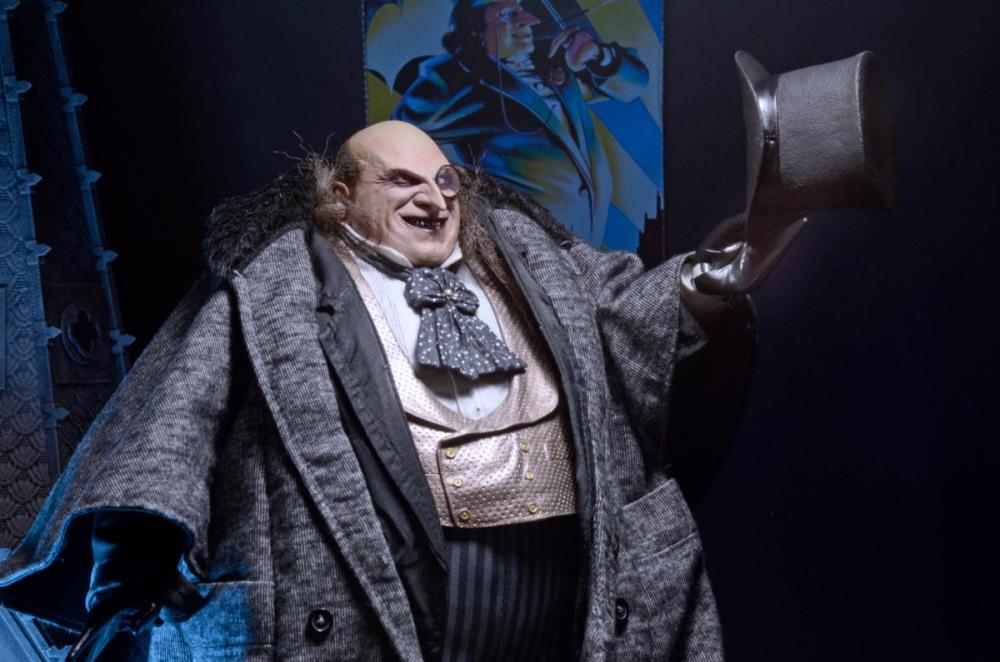 Batman Returns Mayoral Penguin 1/4 Scale Action Figure Gallery Image 6