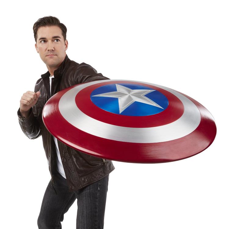 Marvel Legends Captain America 75th Anniversary Life-Size Shield Gallery Image 6