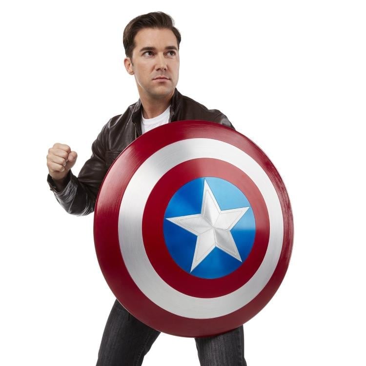 Marvel Legends Captain America 75th Anniversary Life-Size Shield Gallery Image 7