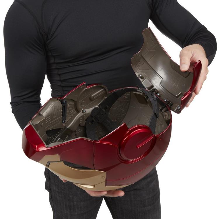 Marvel Legends Iron Man 1:1 Scale Wearable Electronic Helmet Gallery Image 7