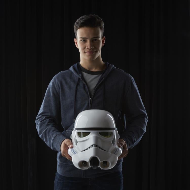 Star Wars: The Black Series Stormtrooper (Rogue One) 1:1 Scale Wearable Helmet (Voice Changer) Gallery Image 13