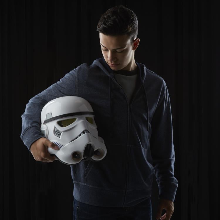 Star Wars: The Black Series Stormtrooper (Rogue One) 1:1 Scale Wearable Helmet (Voice Changer) Gallery Image 12