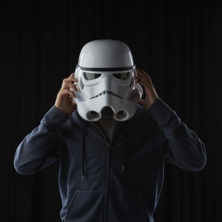 Star Wars: The Black Series Stormtrooper (Rogue One) 1:1 Scale Wearable Helmet (Voice Changer) Gallery Image 11