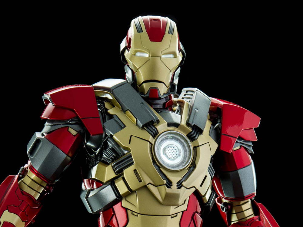 Iron Man 3: 1/9 Scale Iron Man Mark XVII Heartbreaker Armor Figure Gallery Image 1