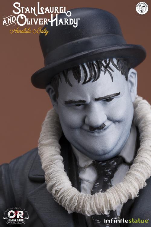 Laurel & Hardy Honolulu Baby Statue Gallery Image 12