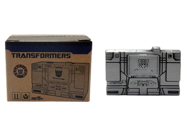 Transformers Masterpiece Soundwave (With 5 Cassettes) Gallery Image 5