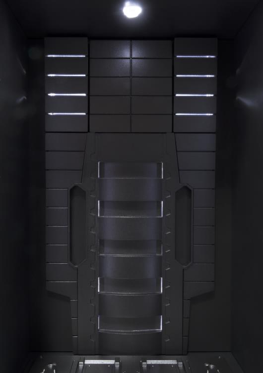 Iron Man 3 S.H.Figuarts Hall of Armor Exclusive Gallery Image 6