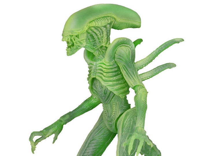 Alien vs. Predator Thermal Vision Warrior Alien Figure (Glow-in-the-Dark) Gallery Image 1