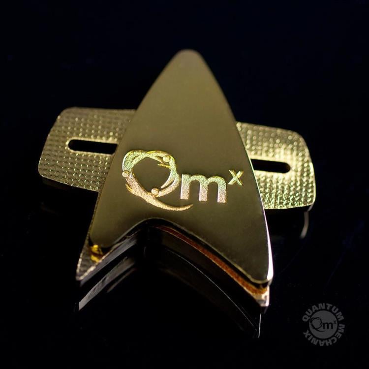 Star Trek: Voyager Communicator Badge Gallery Image 4