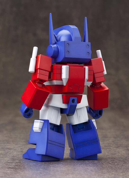 D-Style Transformers Convoy/Optimus Prime Plastic Model Kit Gallery Image 3