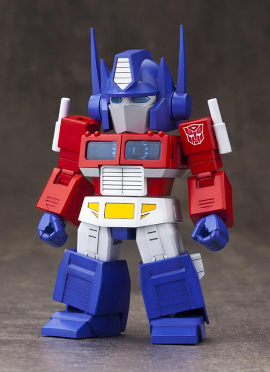 D-Style Transformers Convoy/Optimus Prime Plastic Model Kit Gallery Image 2