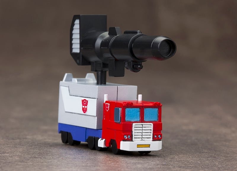 D-Style Transformers Convoy/Optimus Prime Plastic Model Kit Gallery Image 10