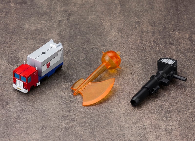 D-Style Transformers Convoy/Optimus Prime Plastic Model Kit Gallery Image 9