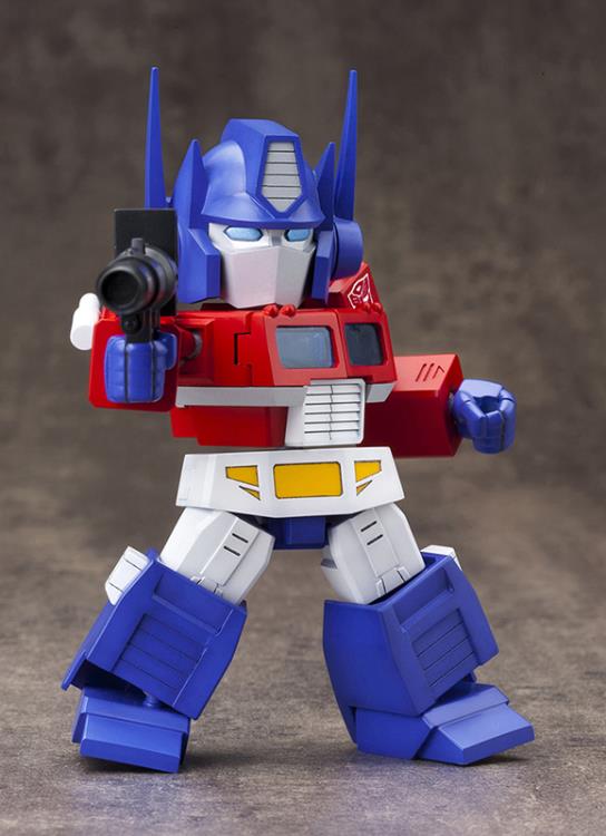 D-Style Transformers Convoy/Optimus Prime Plastic Model Kit Gallery Image 6