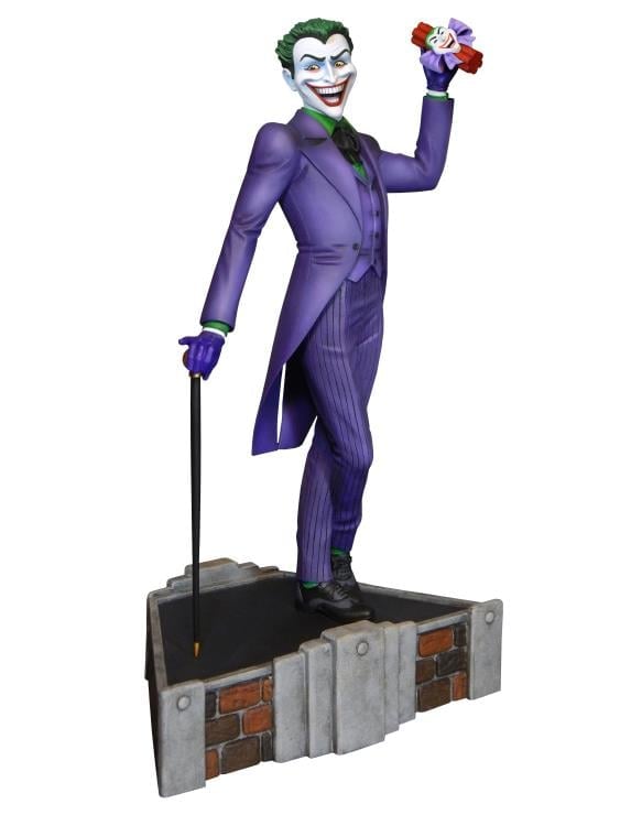 Batman Classics Classic Joker Maquette Gallery Image 3