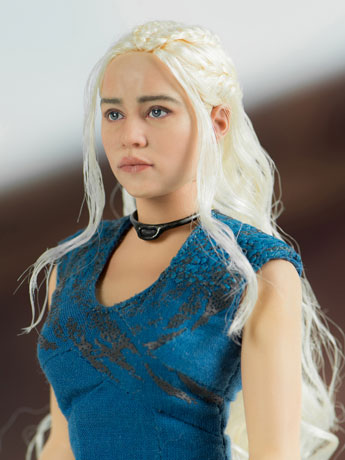 Game of Thrones Daenerys Targaryen 1/6th Scale Collectible Figure Gallery Image 2