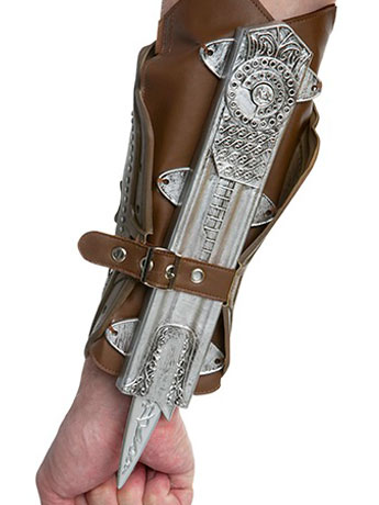 Assassin's Creed Costume Prop - Ezio's Bladed Gauntlet Gallery Image 2