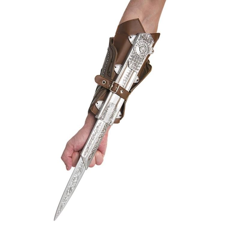 Assassin's Creed Costume Prop - Ezio's Bladed Gauntlet Gallery Image 4
