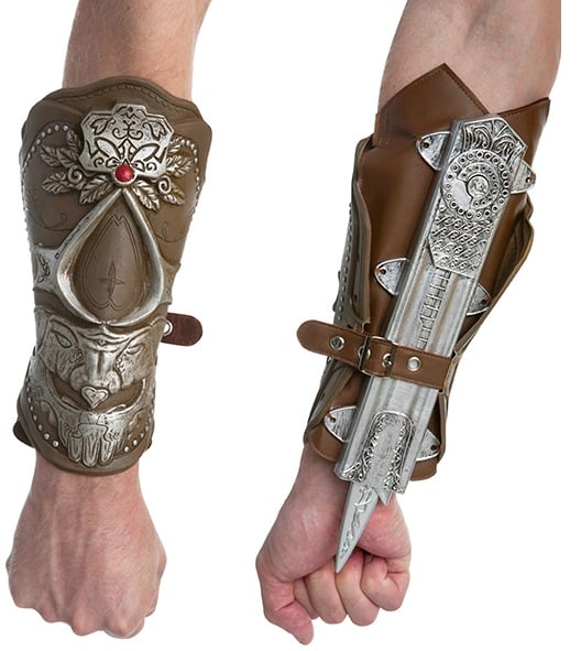 Assassin's Creed Costume Prop - Ezio's Bladed Gauntlet Gallery Image 3