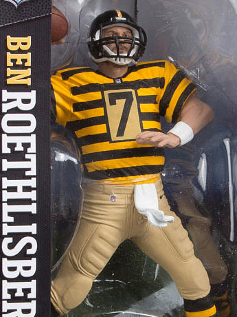 Madden NFL 17 Ultimate Team Series 02 Ben Roethlisberger (Pittsburgh Steelers) Variant Gallery Image 2