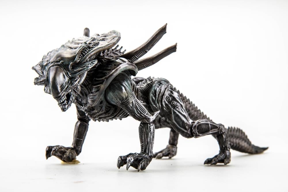 Aliens: Colonial Marines Xenomorph Crusher 1:18 Scale Action Figure Gallery Image 3