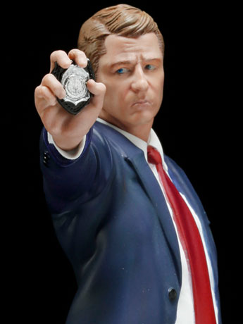 Gotham ArtFX+ James "Jim" Gordon Statue Gallery Image 2