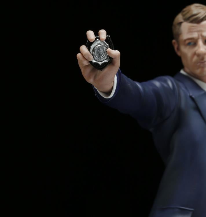 Gotham ArtFX+ James "Jim" Gordon Statue Gallery Image 9