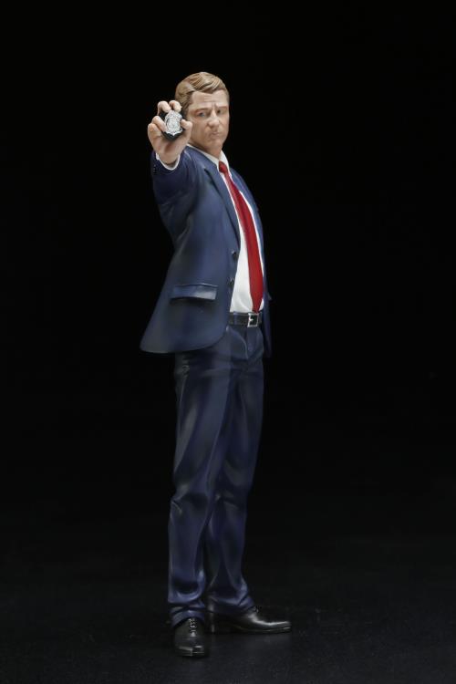Gotham ArtFX+ James "Jim" Gordon Statue Gallery Image 5