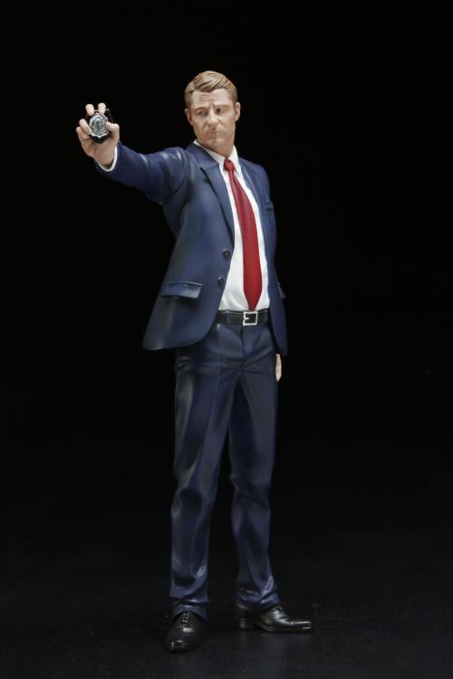 Gotham ArtFX+ James "Jim" Gordon Statue Gallery Image 6