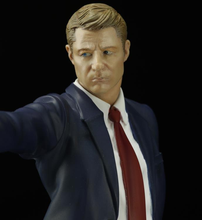 Gotham ArtFX+ James "Jim" Gordon Statue Gallery Image 7