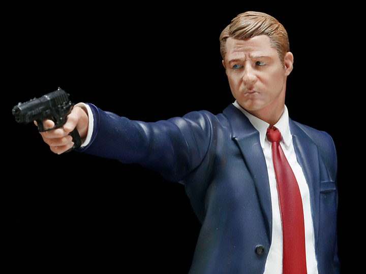 Gotham ArtFX+ James "Jim" Gordon Statue Gallery Image 1