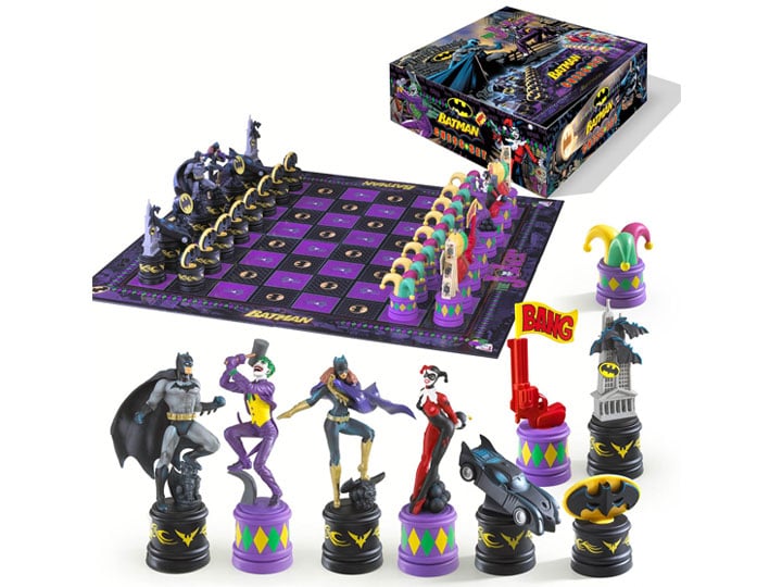 Batman Chess Set Dark Knight Vs. Joker Gallery Image 1