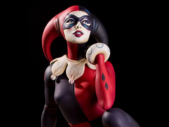 Harley Quinn "Waiting for My J Man" Statue Gallery Image 1