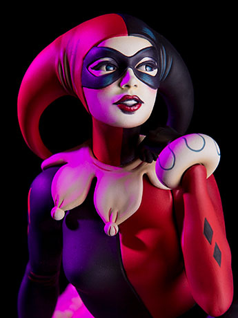 Harley Quinn "Waiting for My J Man" Statue Gallery Image 2