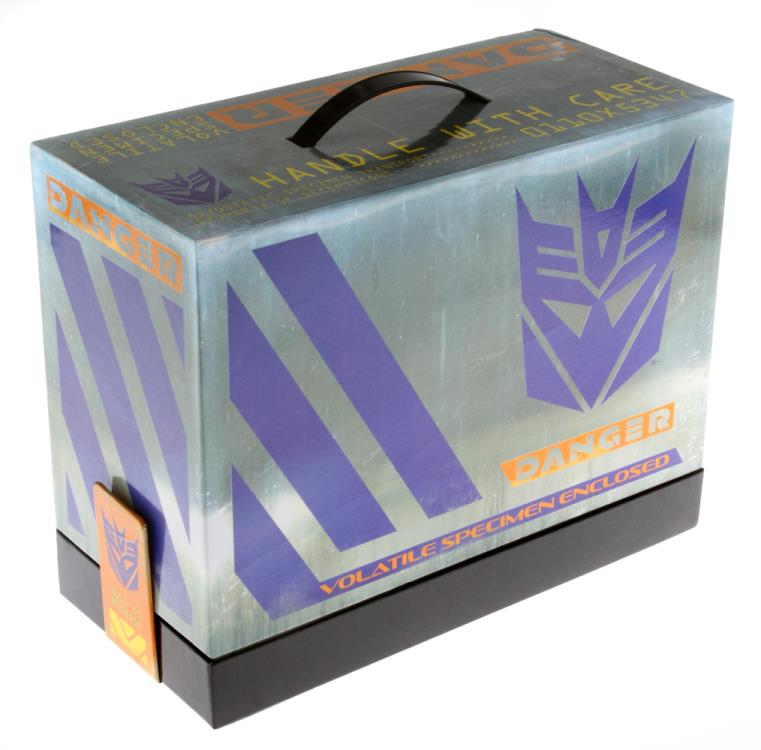 Transformers Shockwave Laboratory Figure SDCC 2013 Exclusive Gallery Image 6