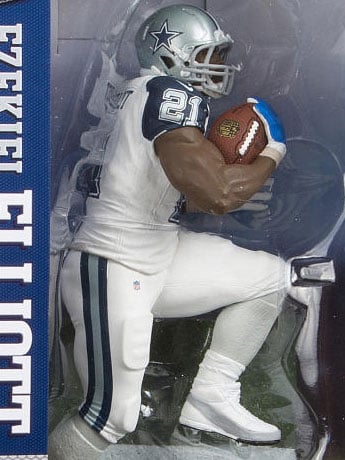 Madden NFL 17 Ultimate Team Series 02 Ezekiel Elliot (Dallas Cowboys) Variant Gallery Image 2