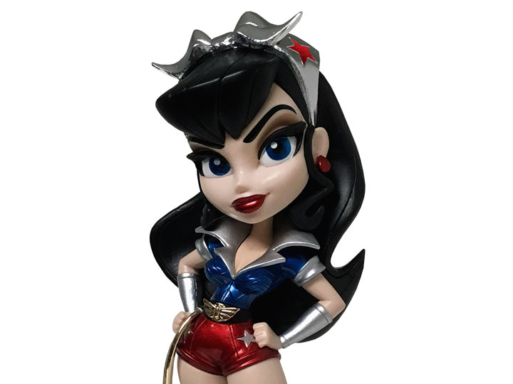 DC Bombshells Vinyl Figure - Wonder Woman Platinum Edition Exclusive Gallery Image 1