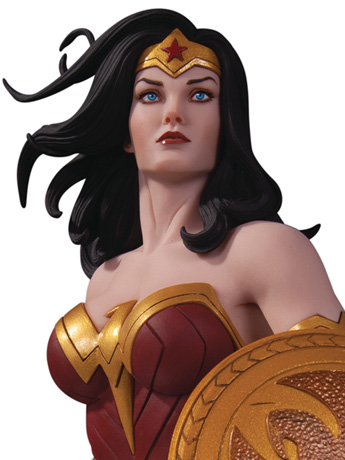DC Designer Series Wonder Woman Statue (Frank Cho) Gallery Image 2