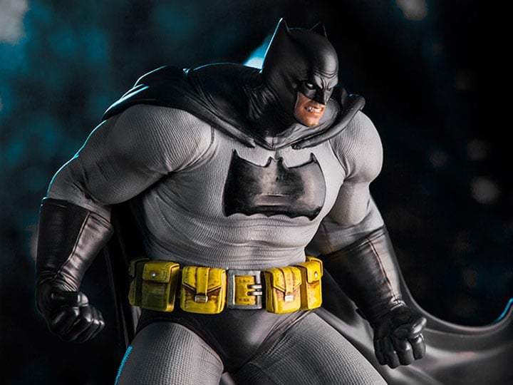 Batman: Arkham Knight Dark Knight 1/10 Art Scale Statue Gallery Image 1